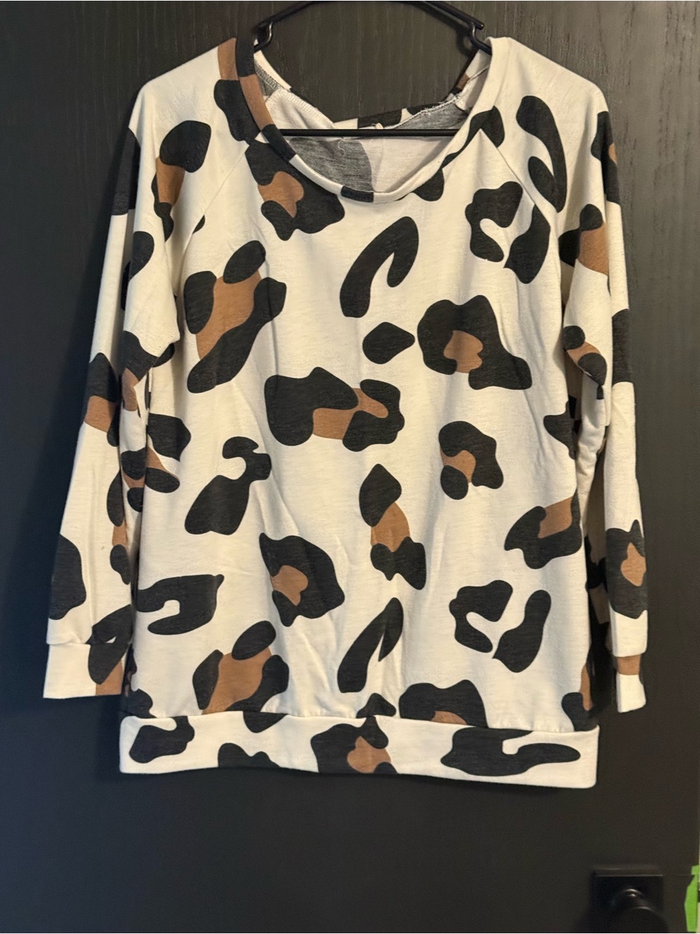 Lauriebelles Boutique - Bibi Women’s Leopard Print Long Sleeve Top
